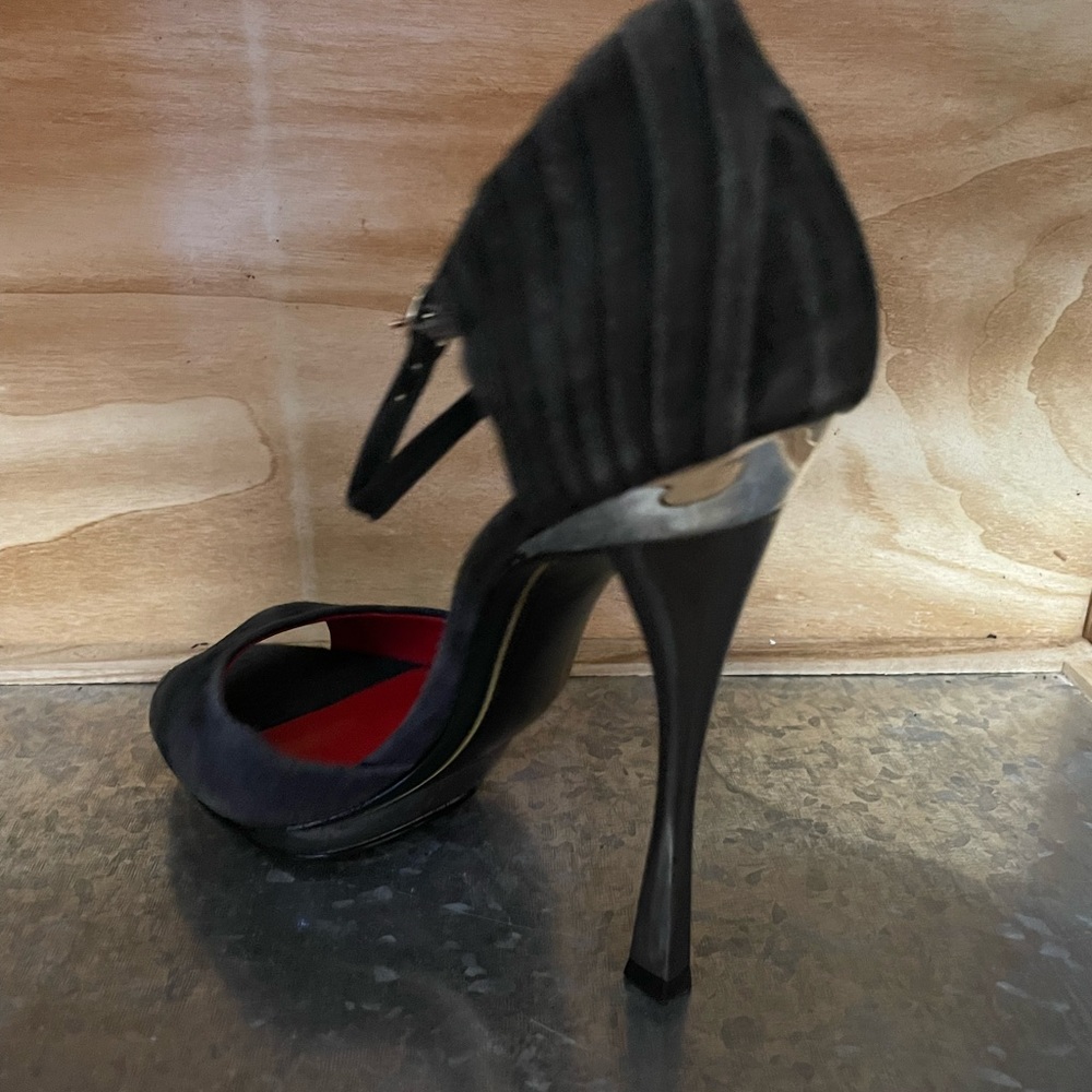 Womens Heels - Picture 2 of 3